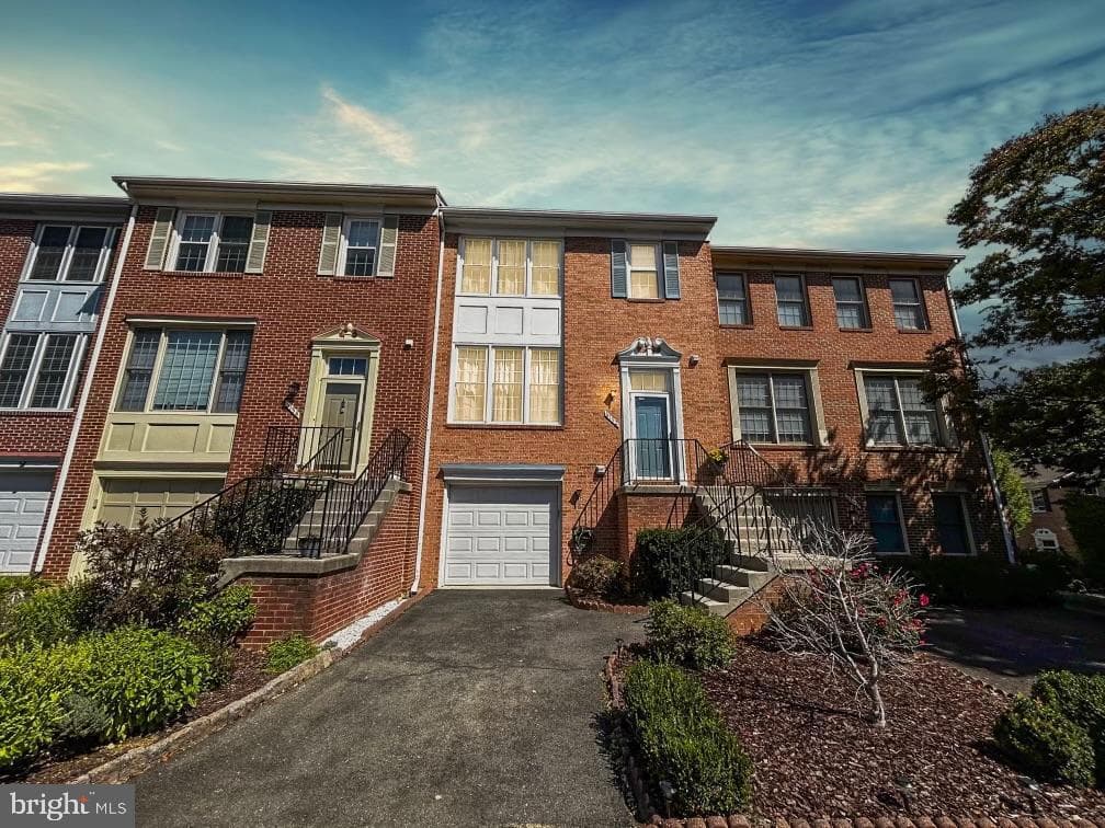 6152 Braeleigh - Photo 1