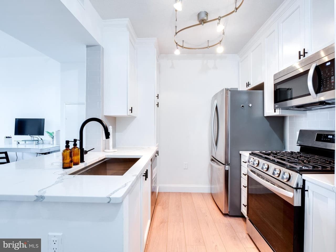 851 N Glebe Unit#816 - Photo 1