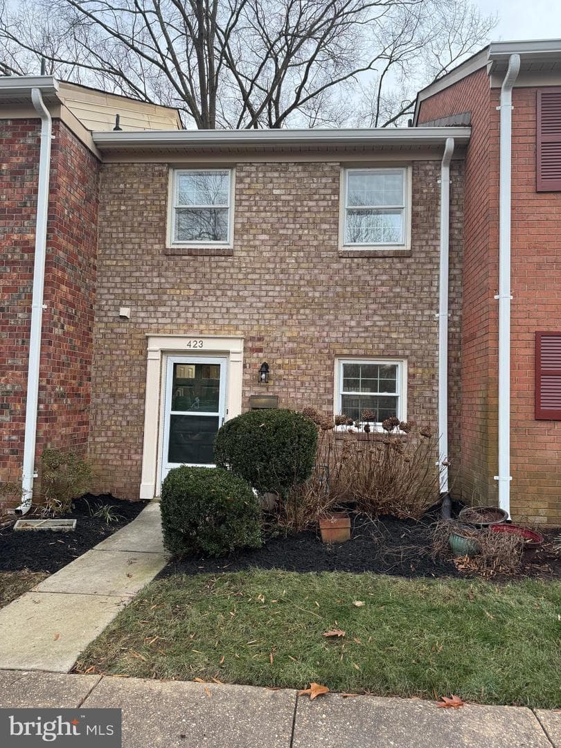 423 Greenbrier Unit#423 - Photo 1