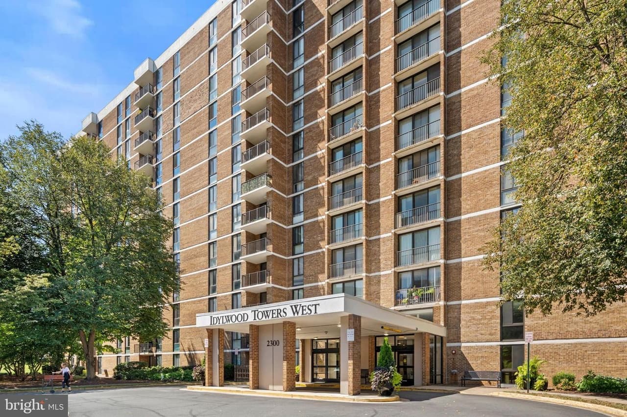 2300 Pimmit Unit#807 - Photo 1