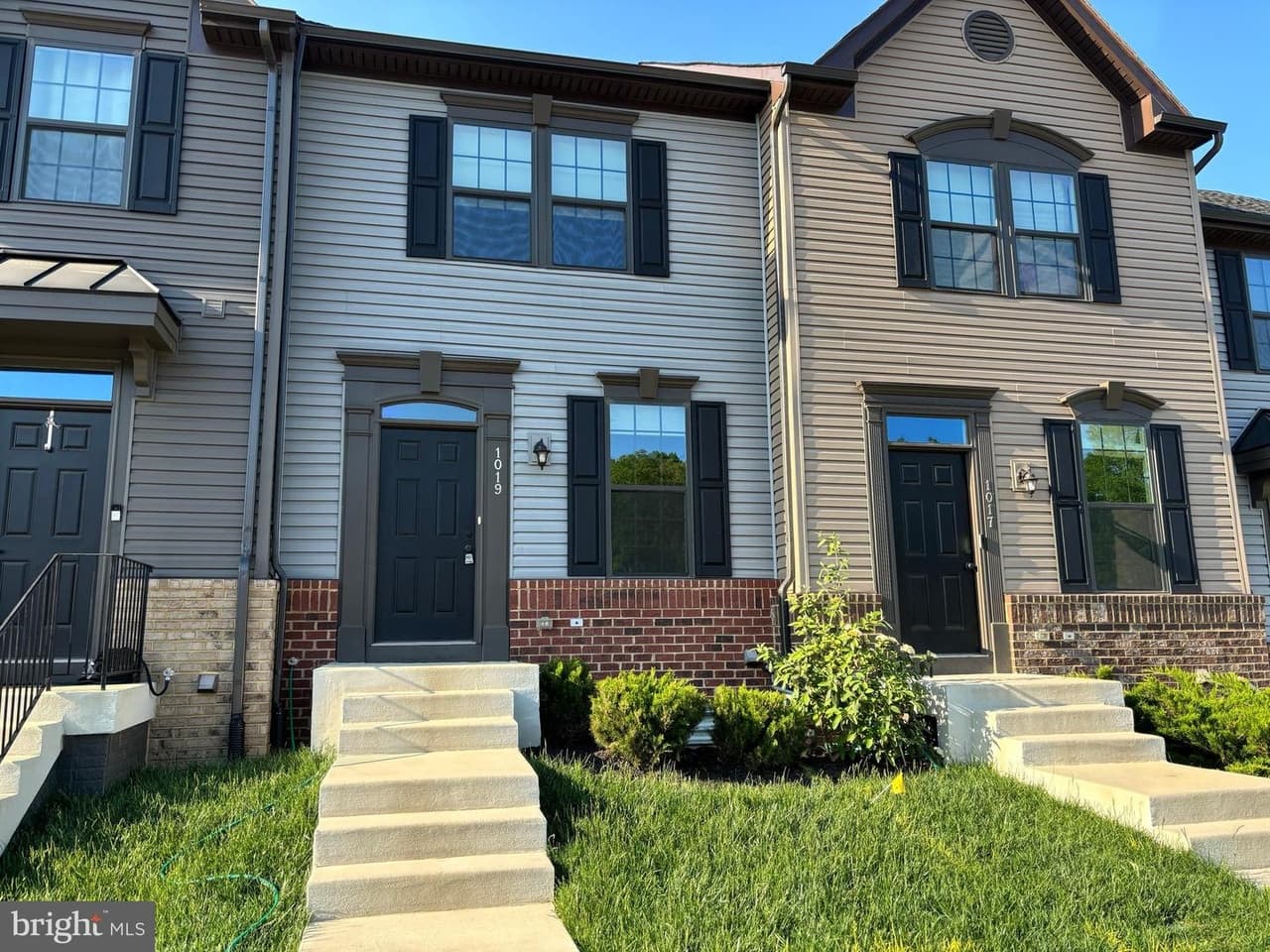 1019 Rampart - Photo 1