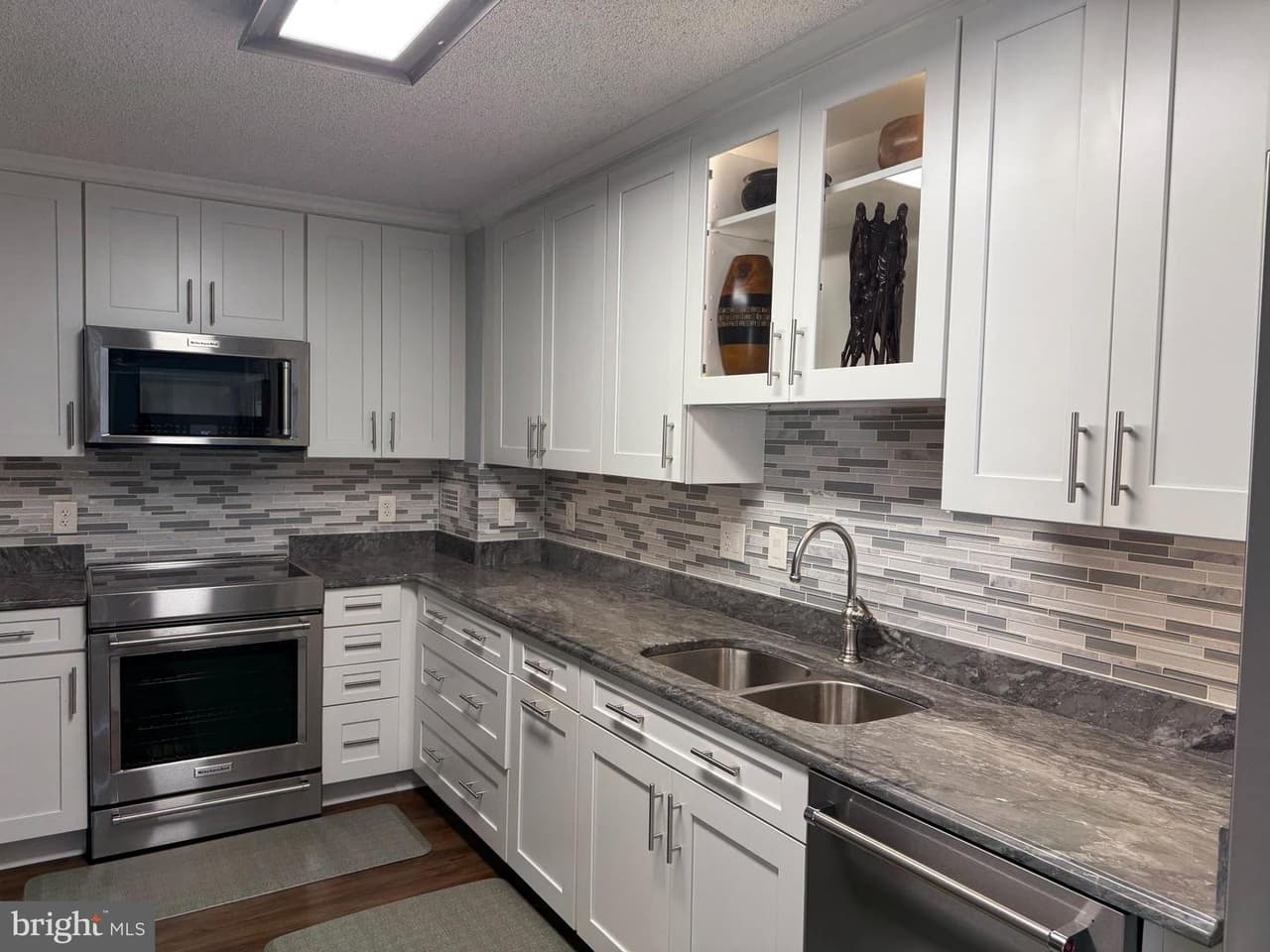 200 N Pickett Unit#305 - Photo 1