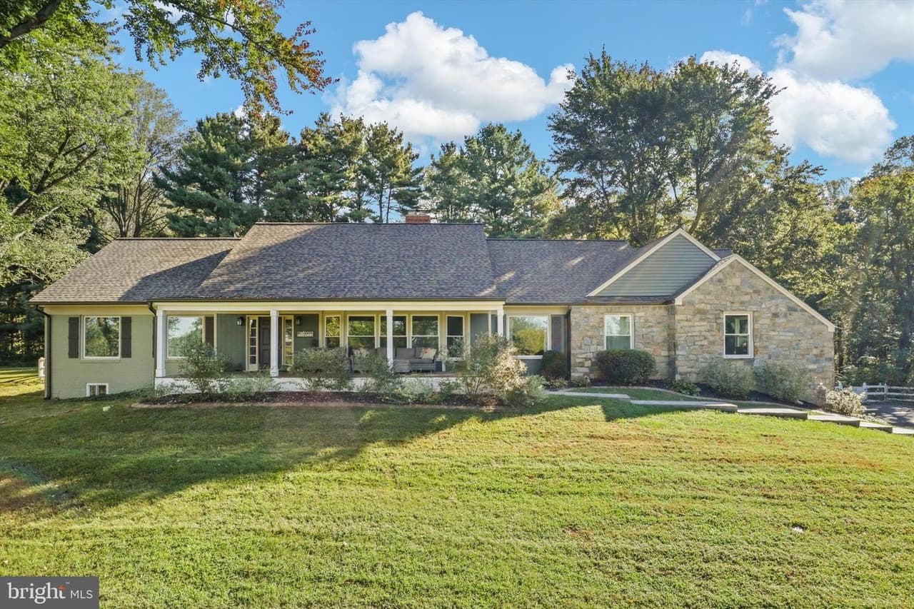 6811 White Rock - Photo 1