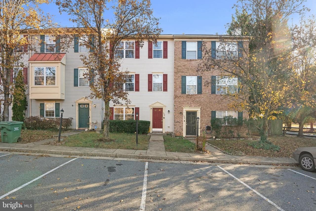 102 Charles - Photo 1