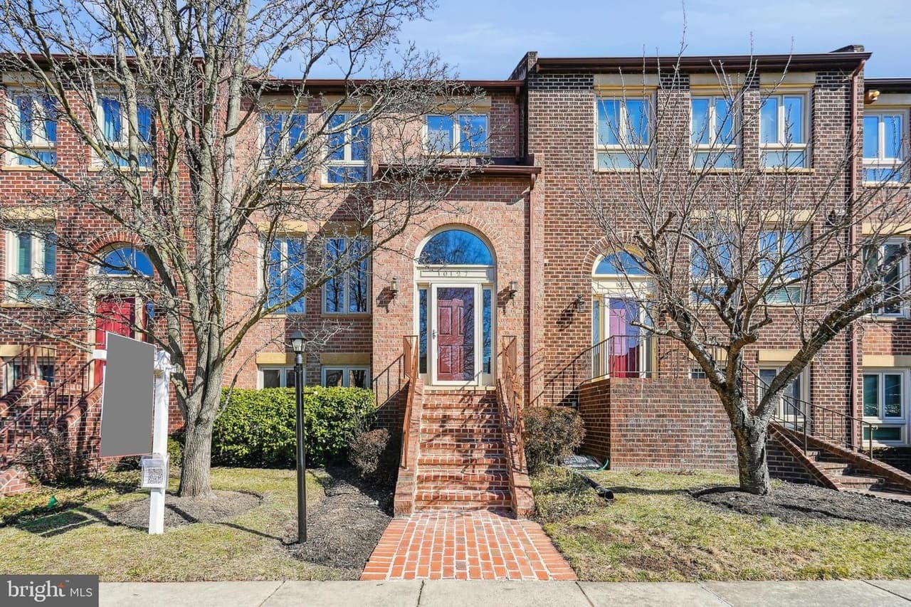 10127 Turnberry - Photo 1
