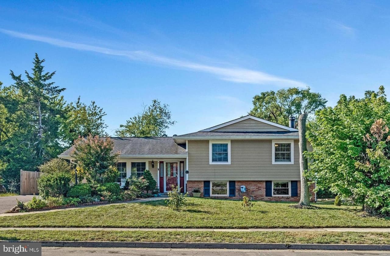 400 E Poplar - Photo 1
