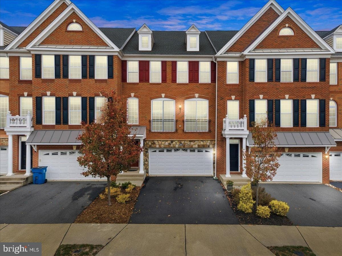 42822 Edgegrove Heights - Photo 1