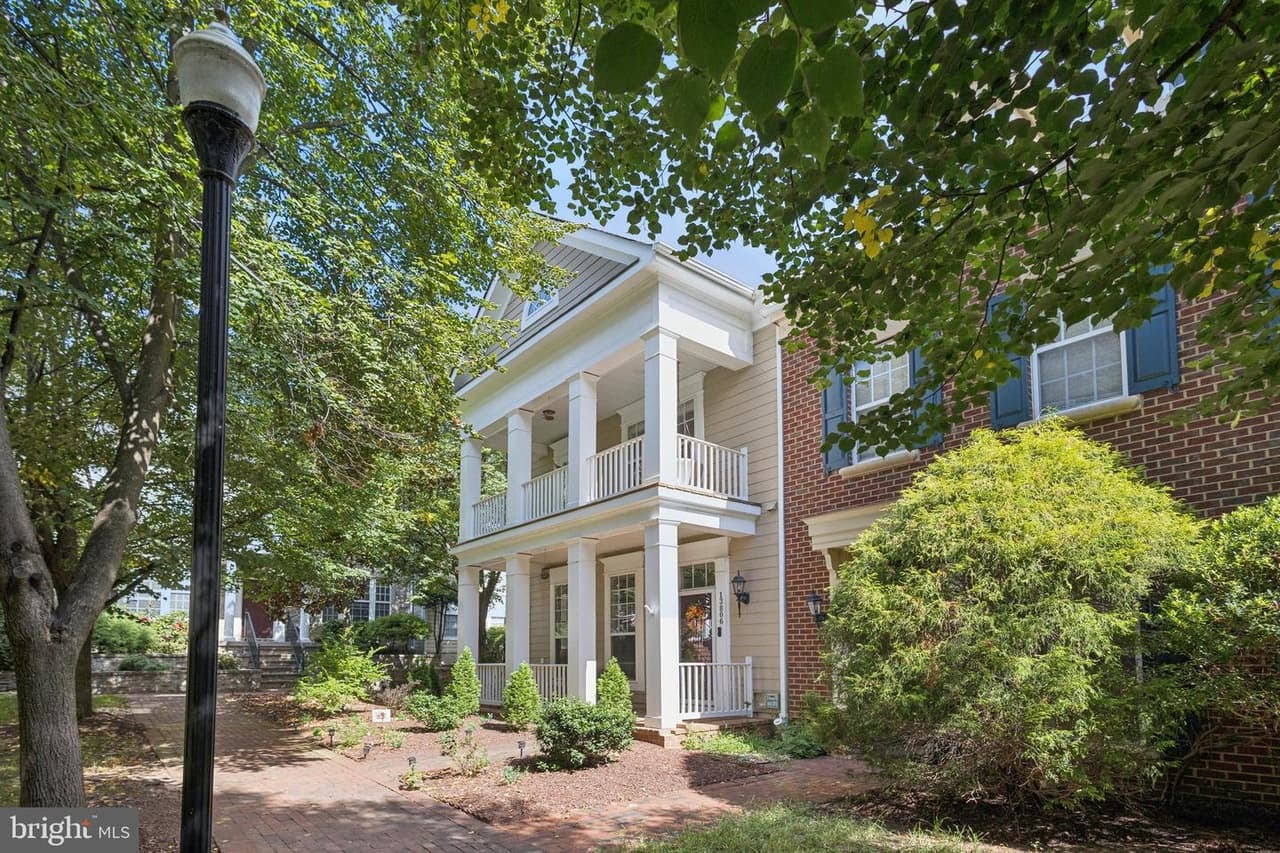 13806 Custis - Photo 1