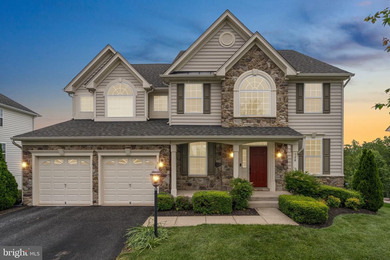 128 Coachman - Photo 1