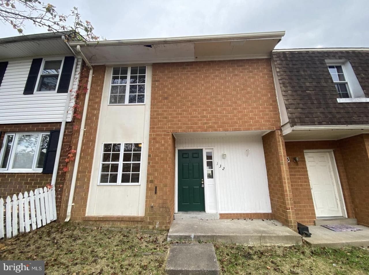 132 Oak - Photo 1