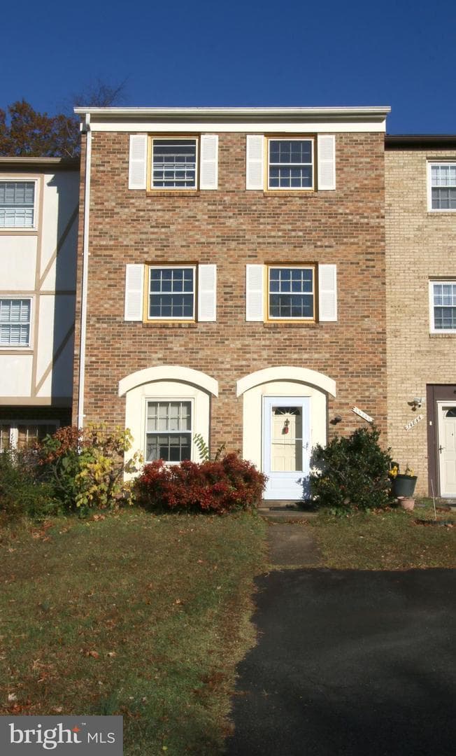 14846 Haymarket - Photo 1