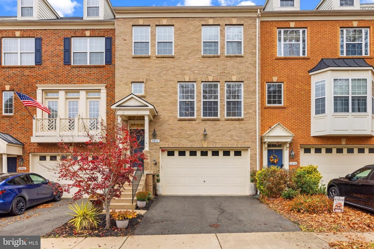 9842 Pickens - Photo 1