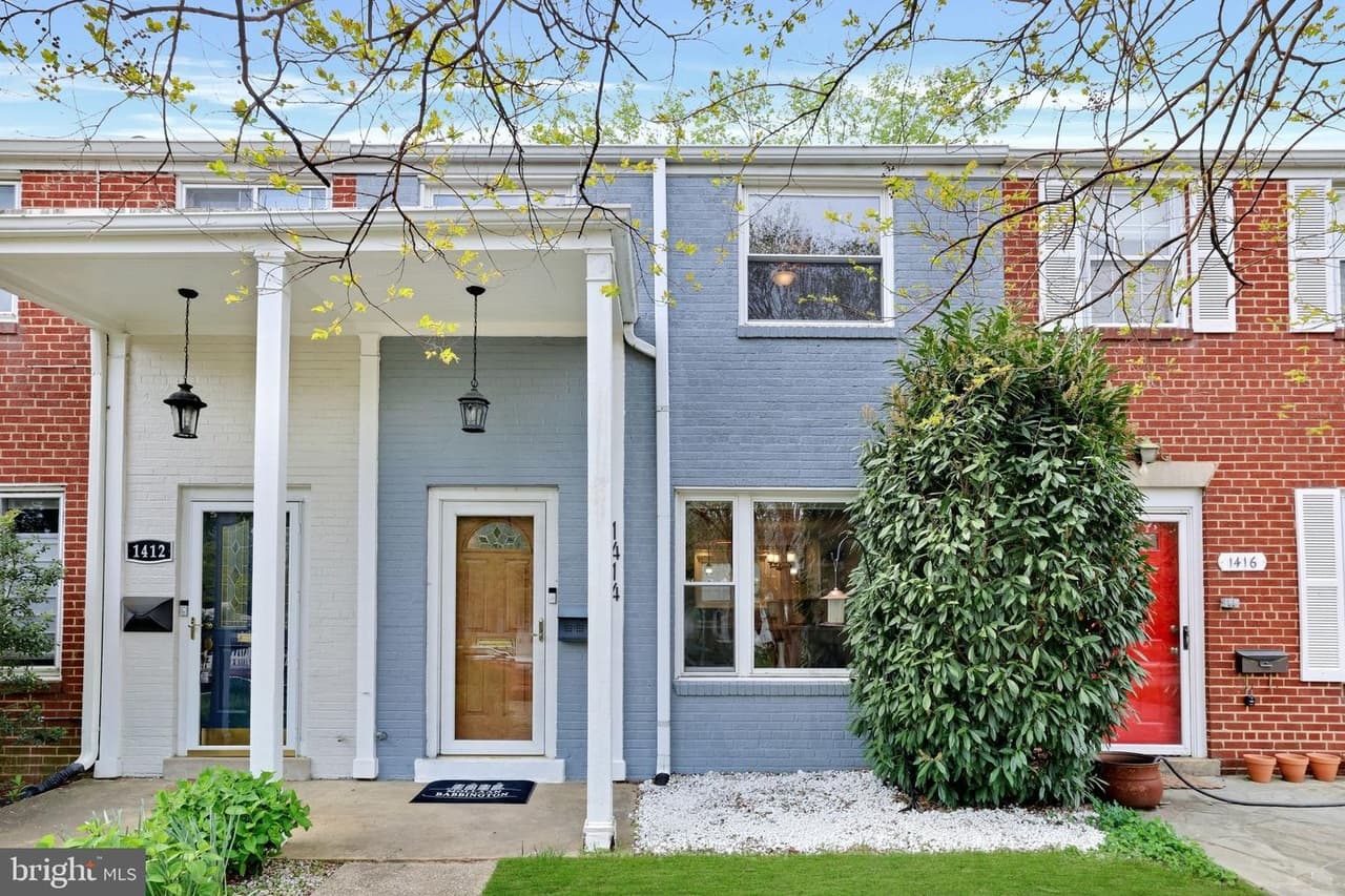 1414 Woodbine - Photo 1