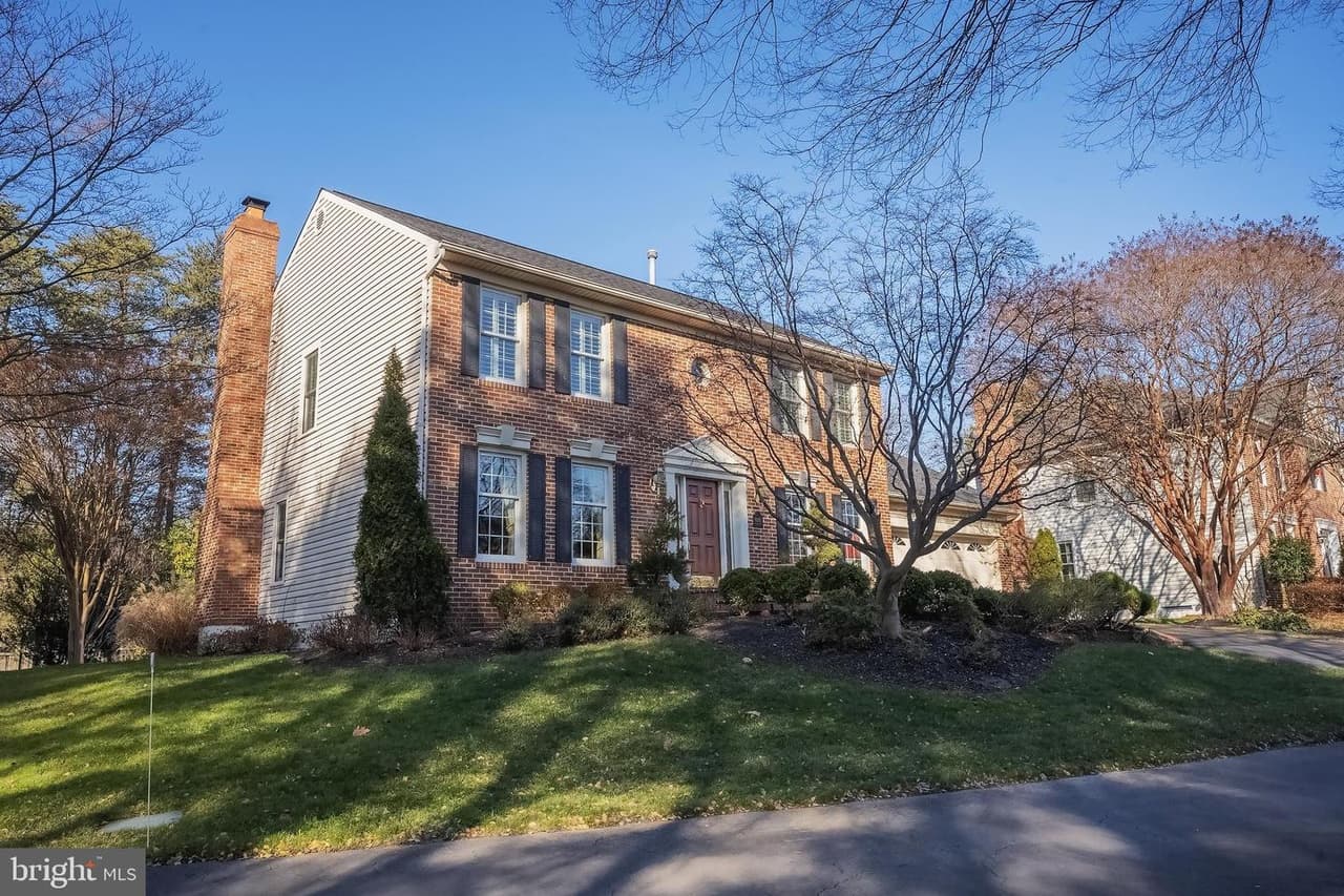 8530 Silverview - Photo 1