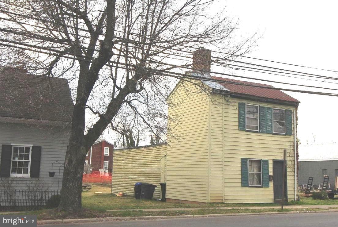310 Charles - Photo 1