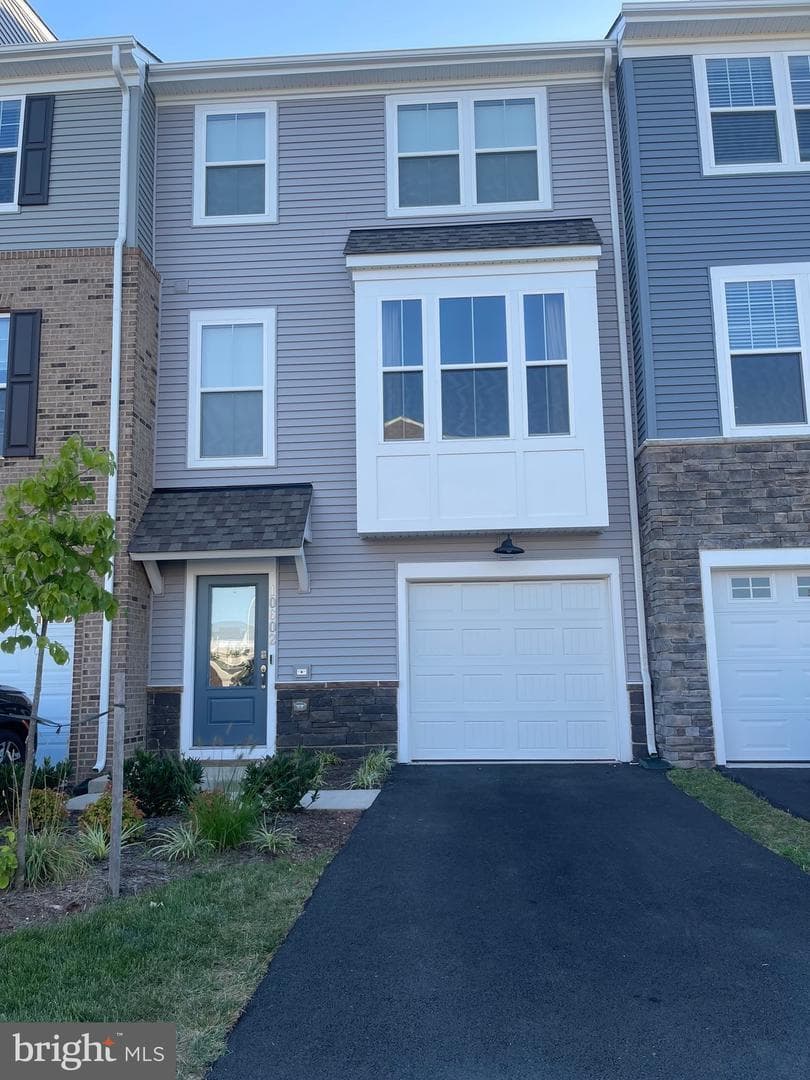 10602 Sheffield Glen - Photo 1