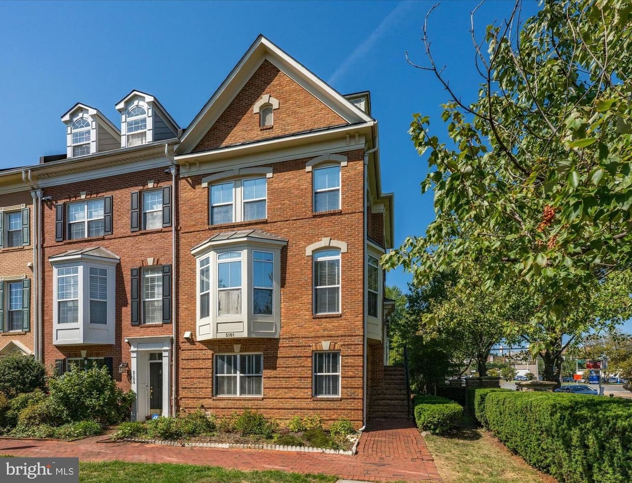 5101 Gardner - Photo 1