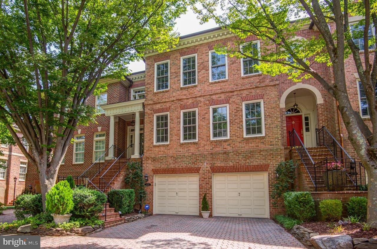 2035 Mayfair Mclean - Photo 1