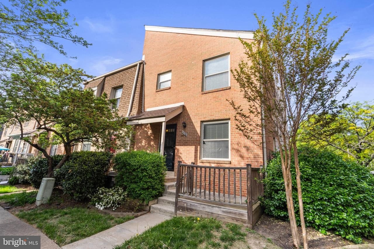 1736 Dogwood - Photo 1