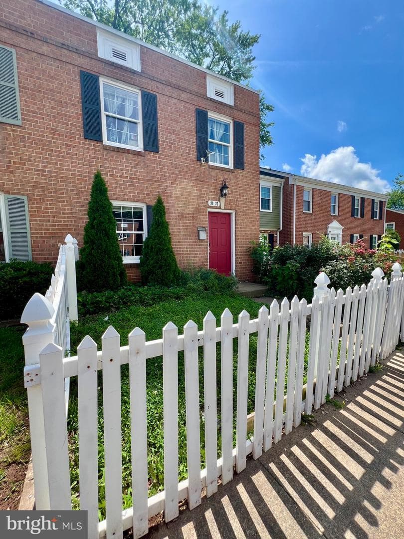 9837 Buckner - Photo 1