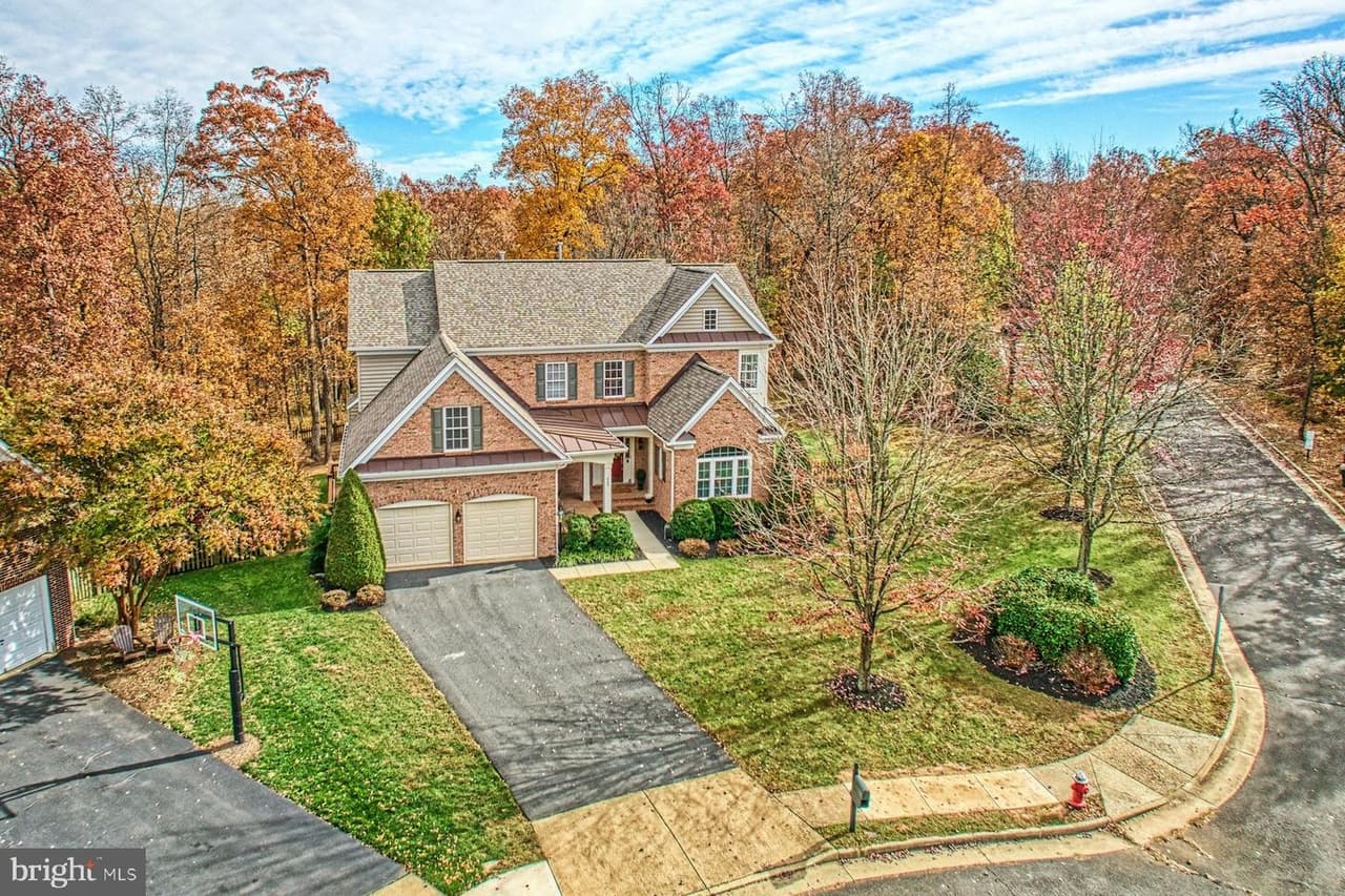 903 Powhatan - Photo 1