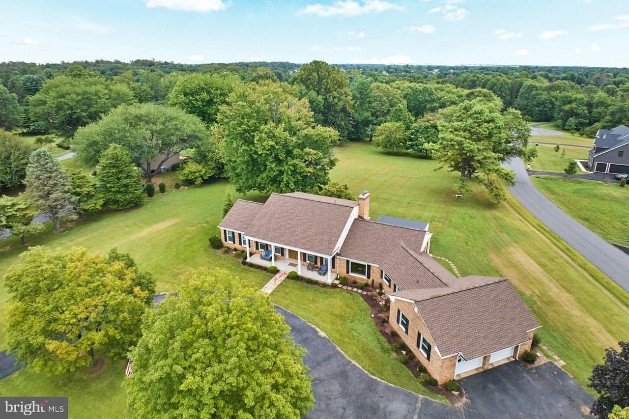 4607 Angus - Photo 1