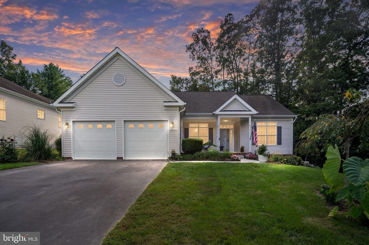4212 Stonehaven - Photo 1