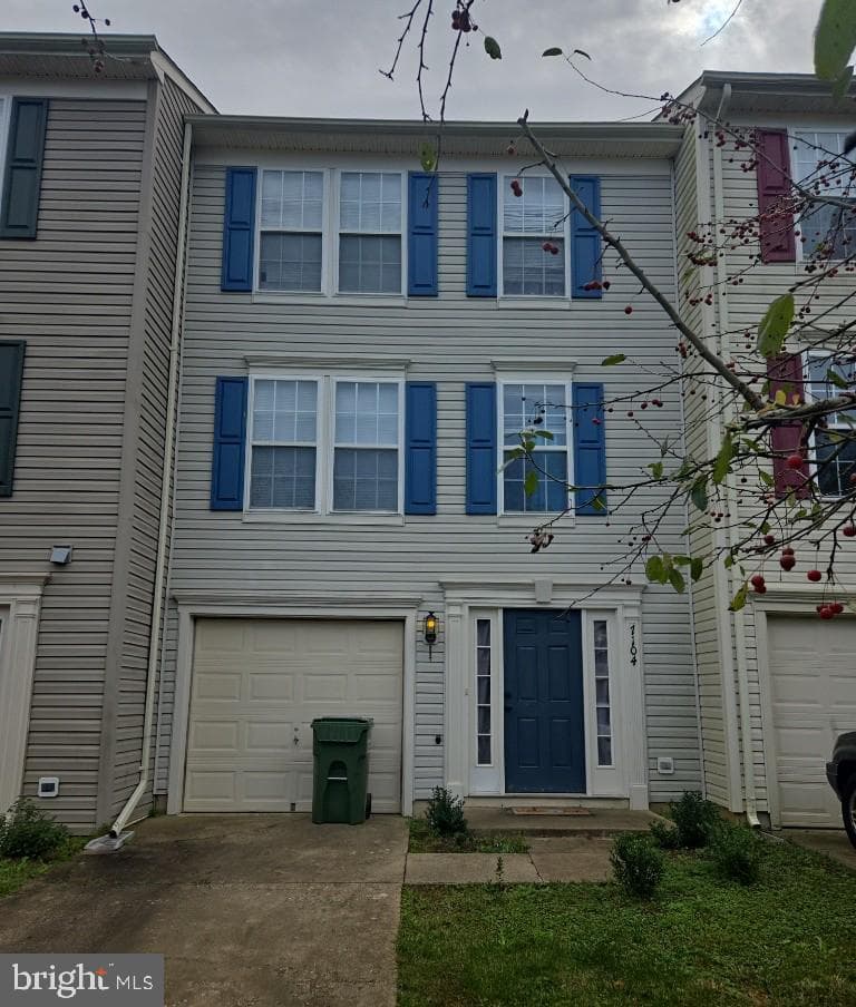 7104 Finch - Photo 1