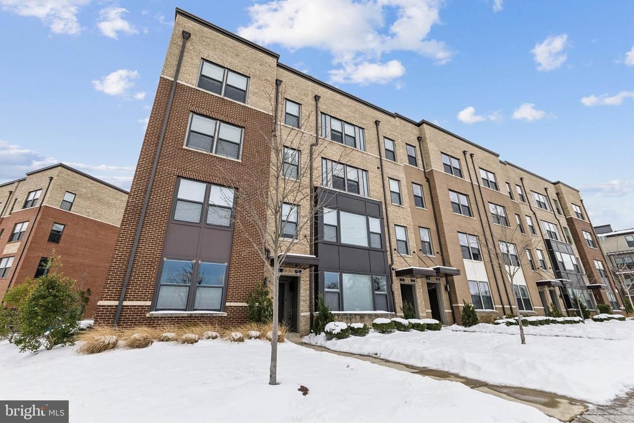 9 Silverway Unit#5 - Photo 1