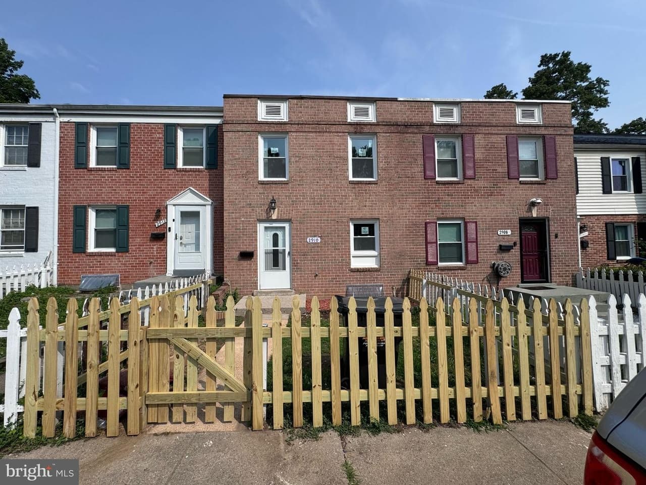 2910 Wren - Photo 1