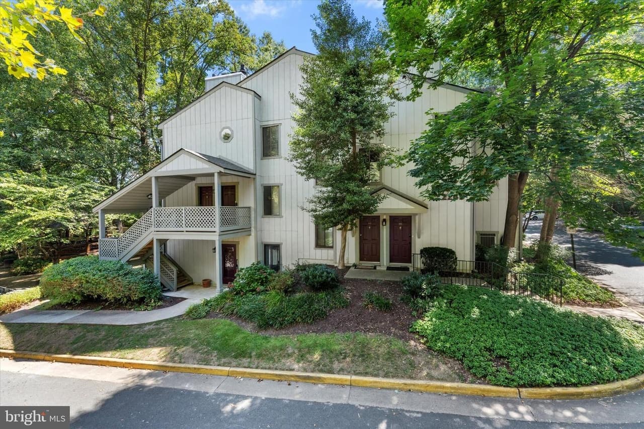 2245 Hunters Run - Photo 1