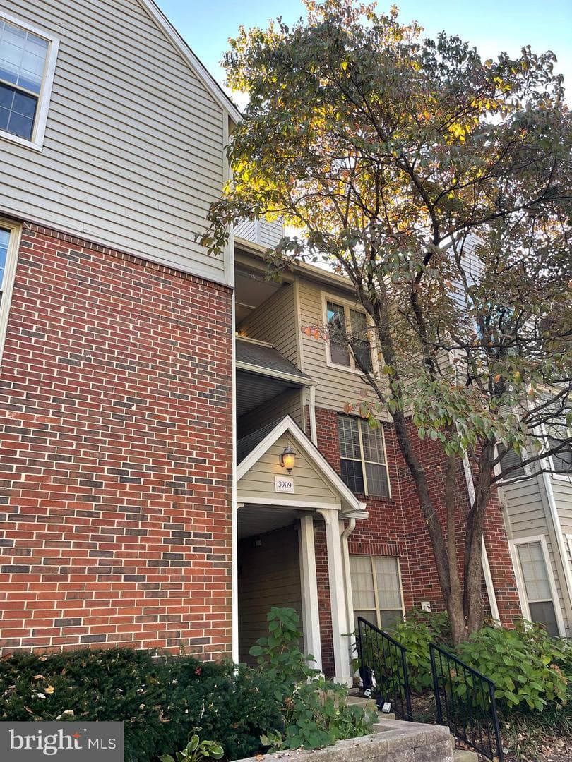 3909 Penderview Unit#1903 - Photo 1