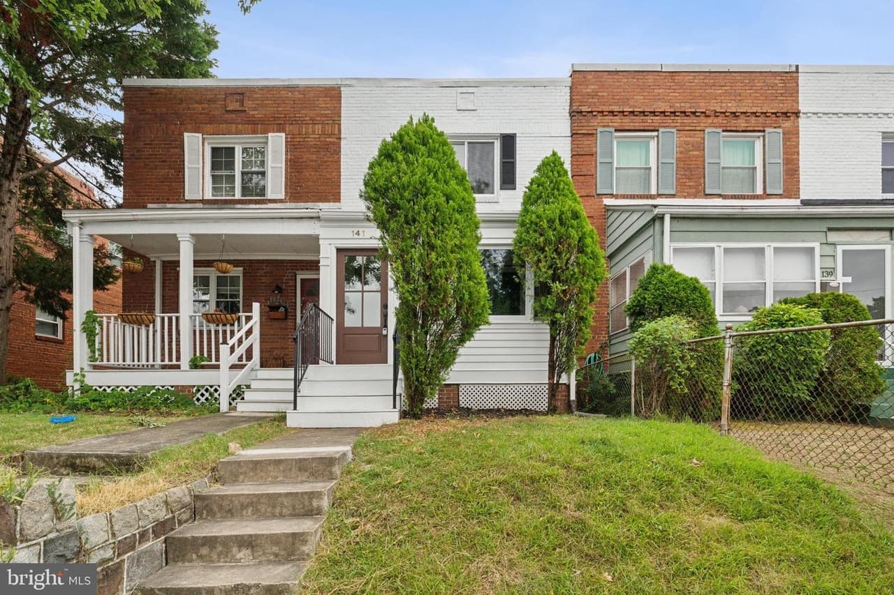 141 Lynhaven - Photo 1