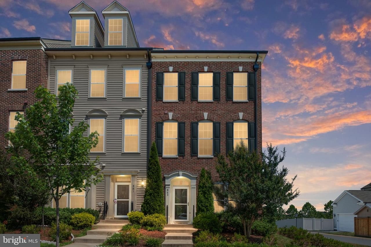 865 Basswood - Photo 1