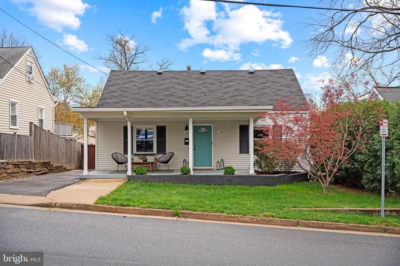 2837 Cameron - Photo 1