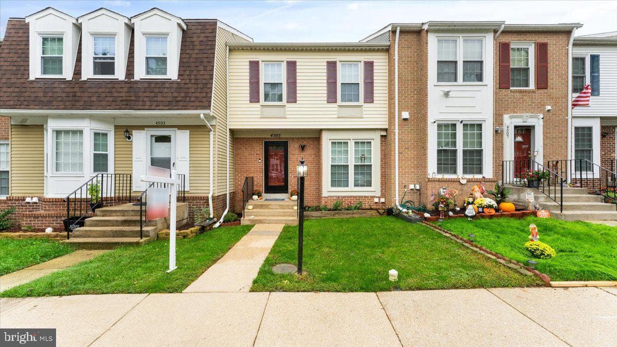 4505 Canary - Photo 1