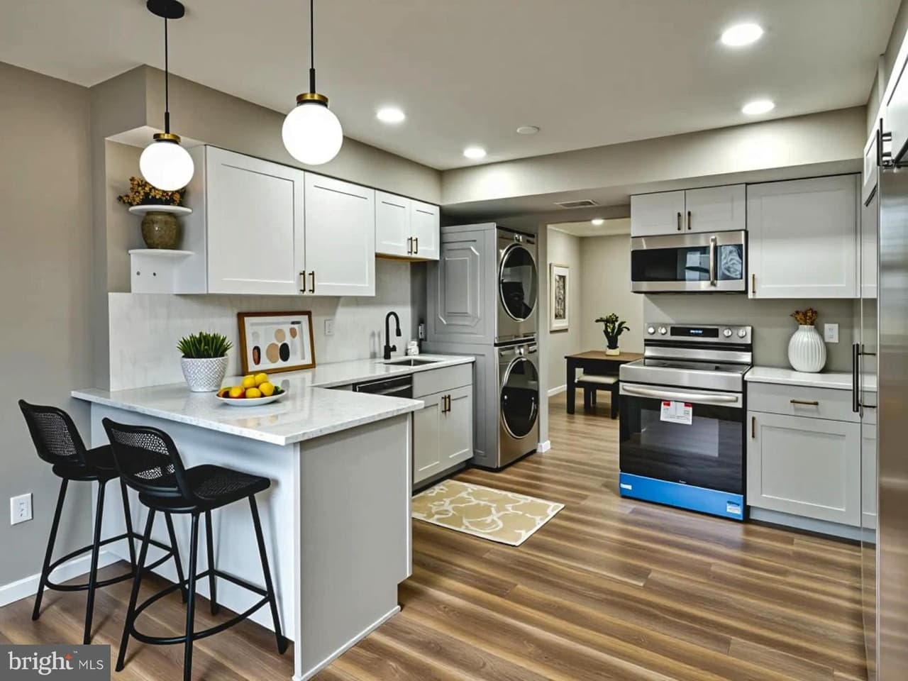 1028 Brixton - Photo 1