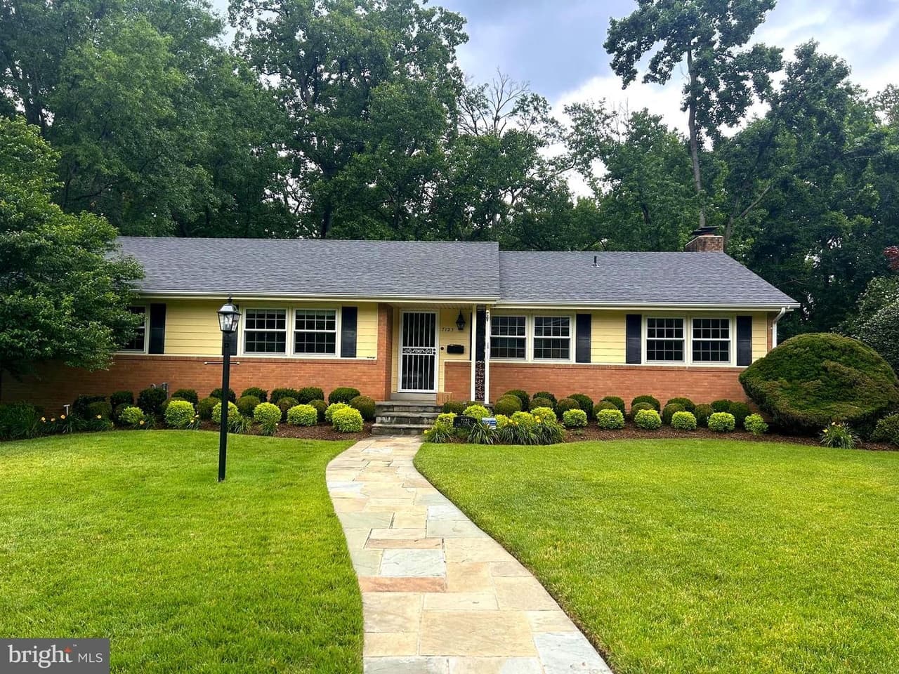 7123 Park Terrace - Photo 1