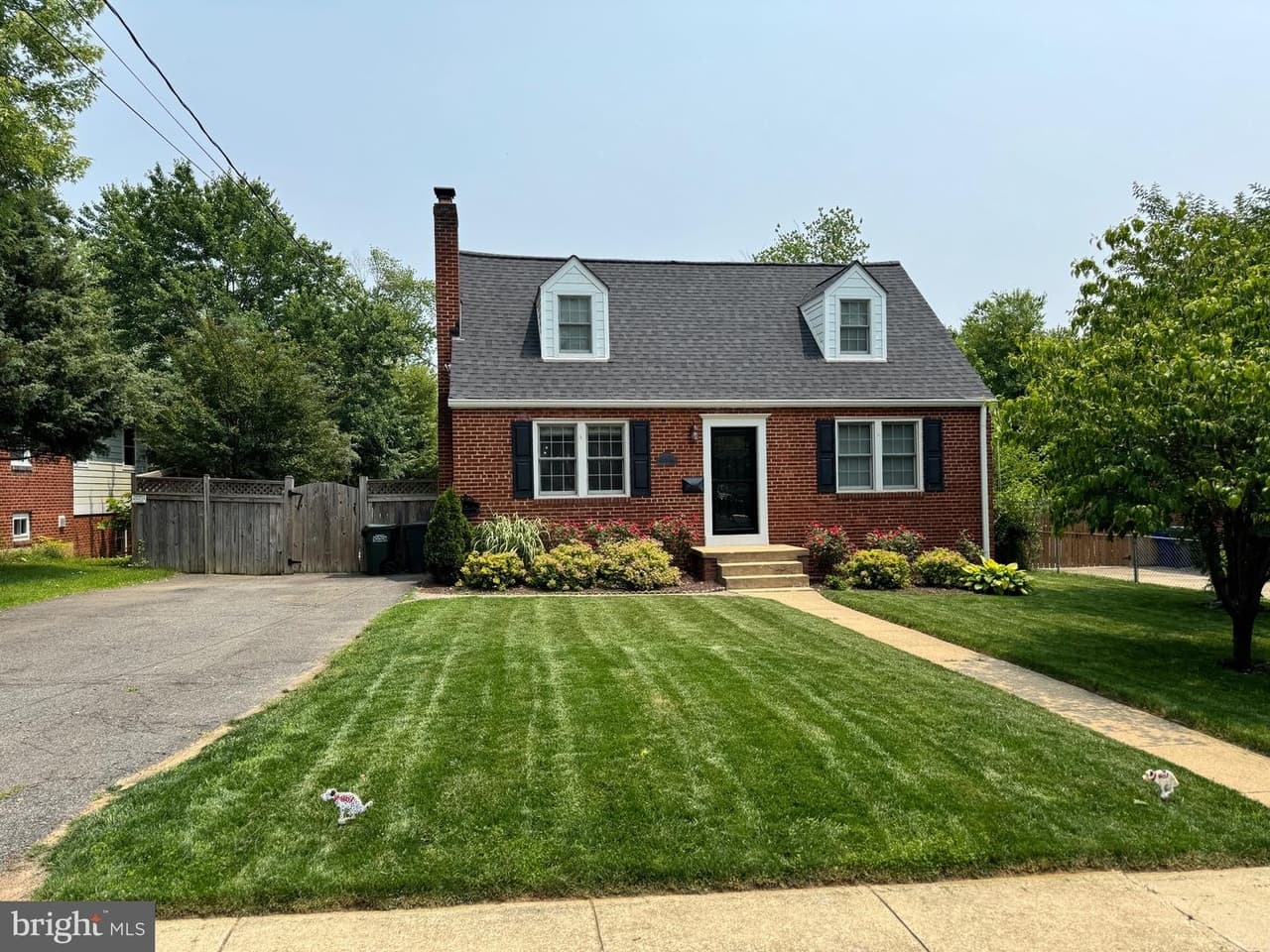 2907 Lawrence - Photo 1