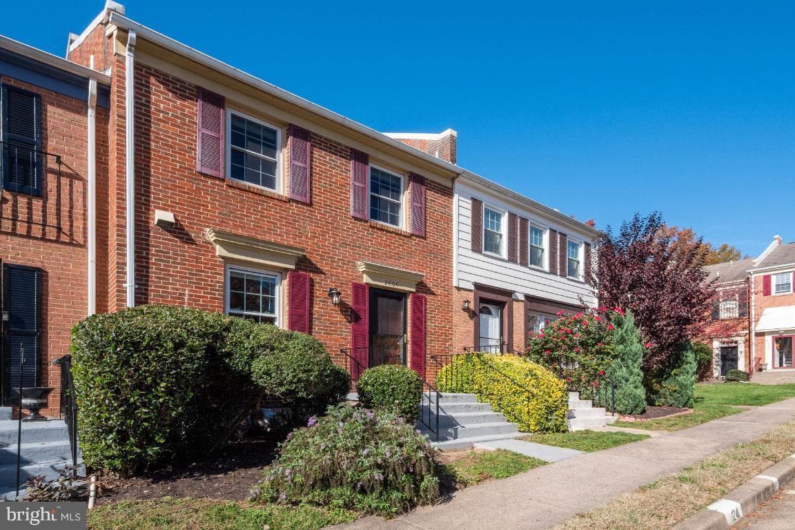 2604 Windbreak - Photo 1