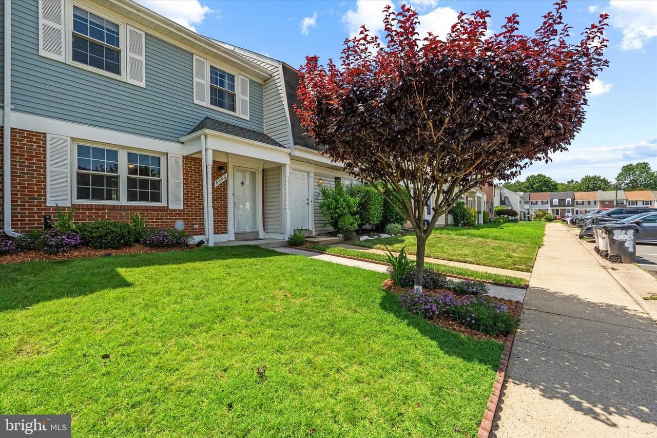 8695 Carlton - Photo 1