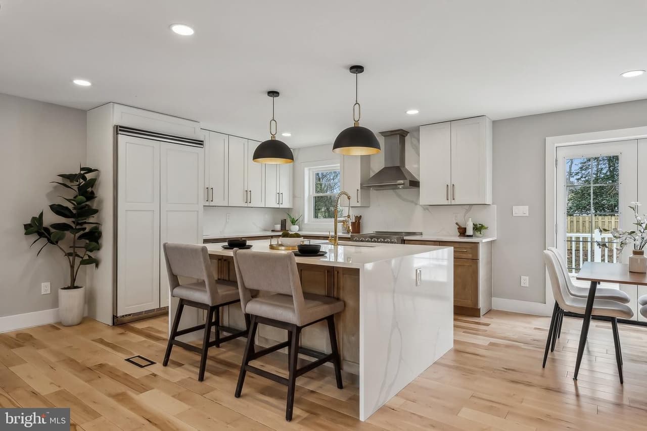 820 Walker - Photo 1