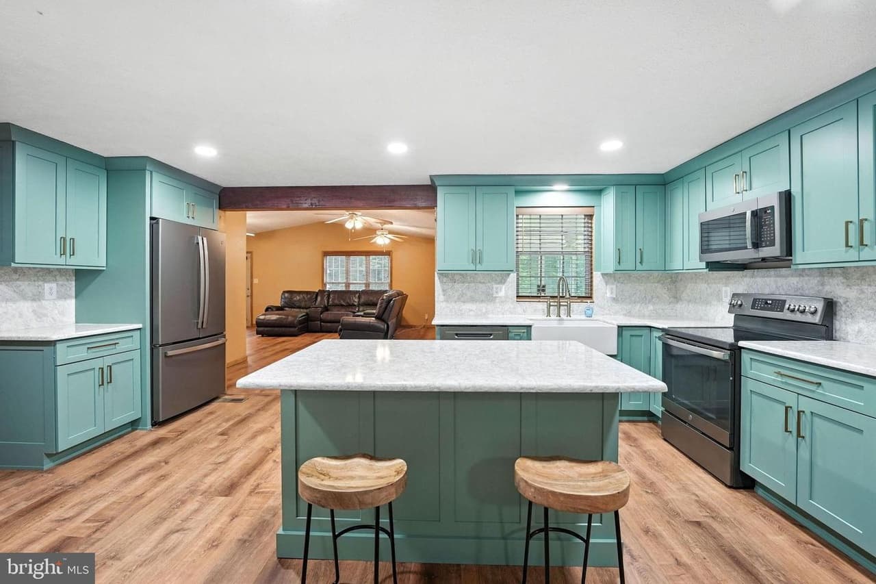 586 Holly Corner - Photo 1