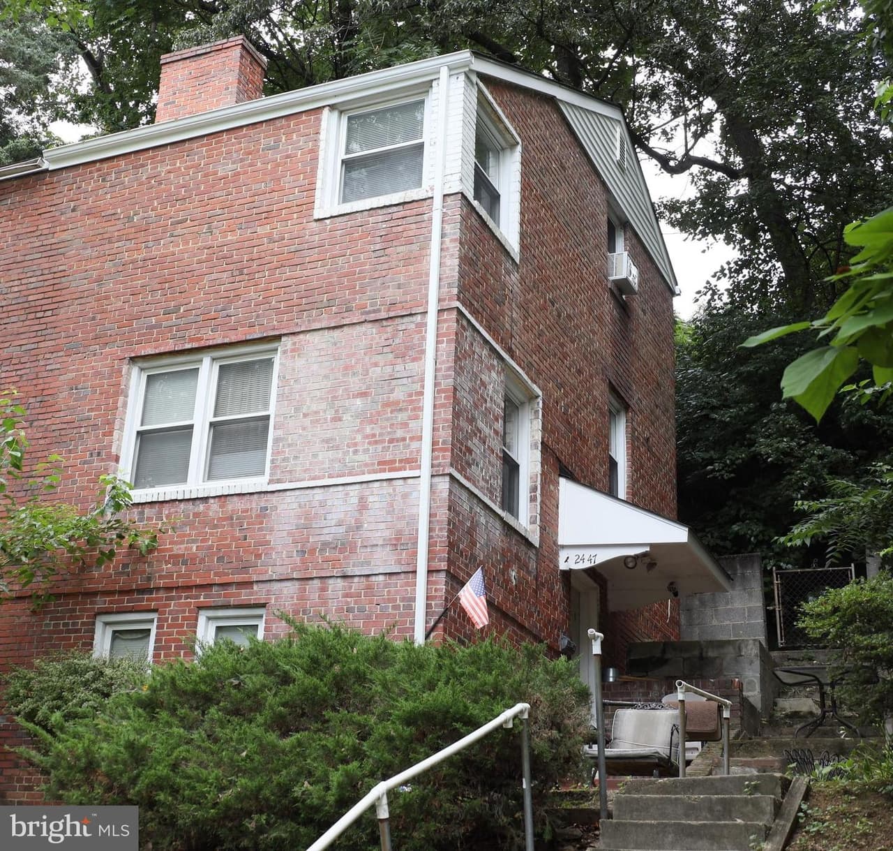 2447 S Oxford - Photo 1