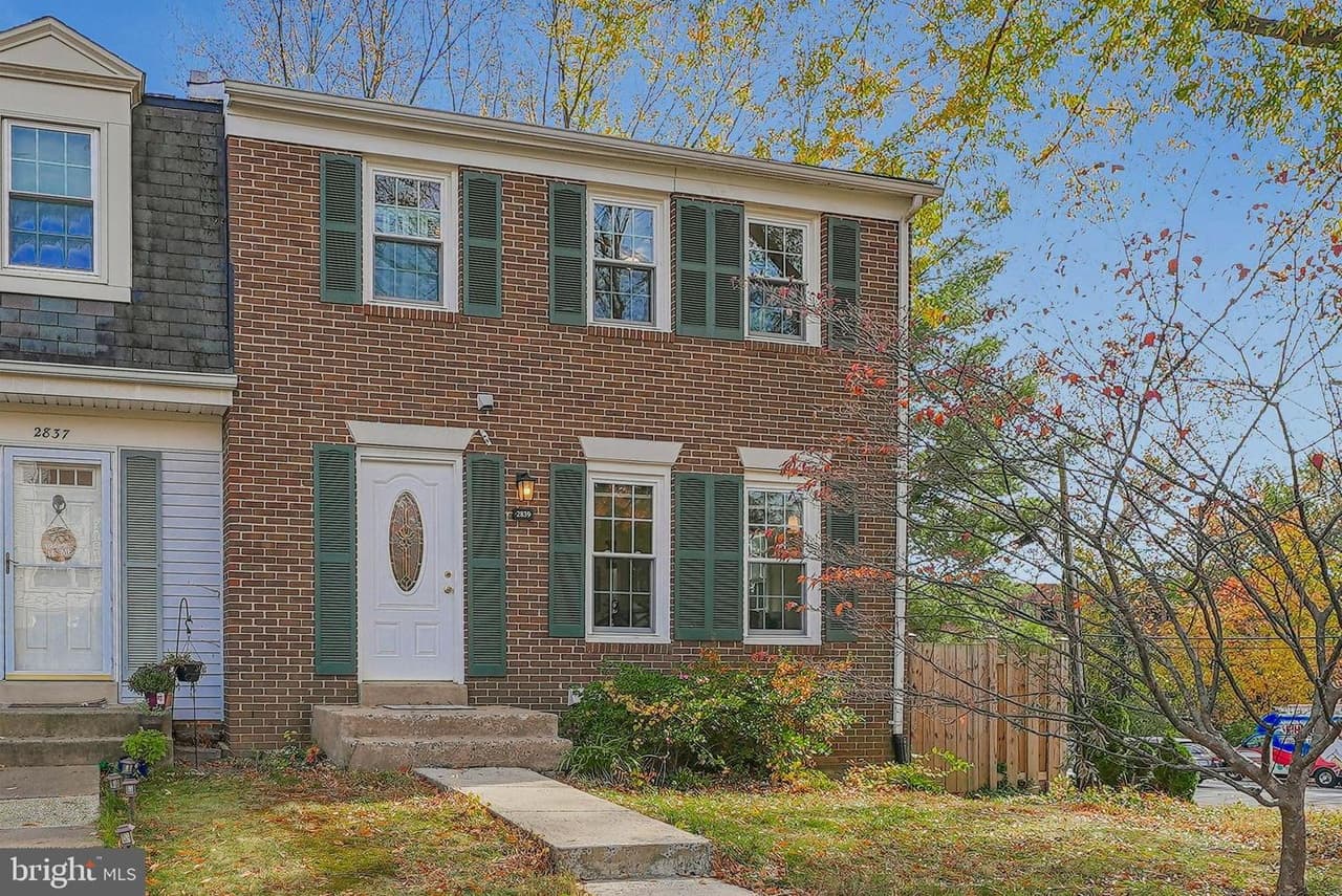 2839 Knollside - Photo 1