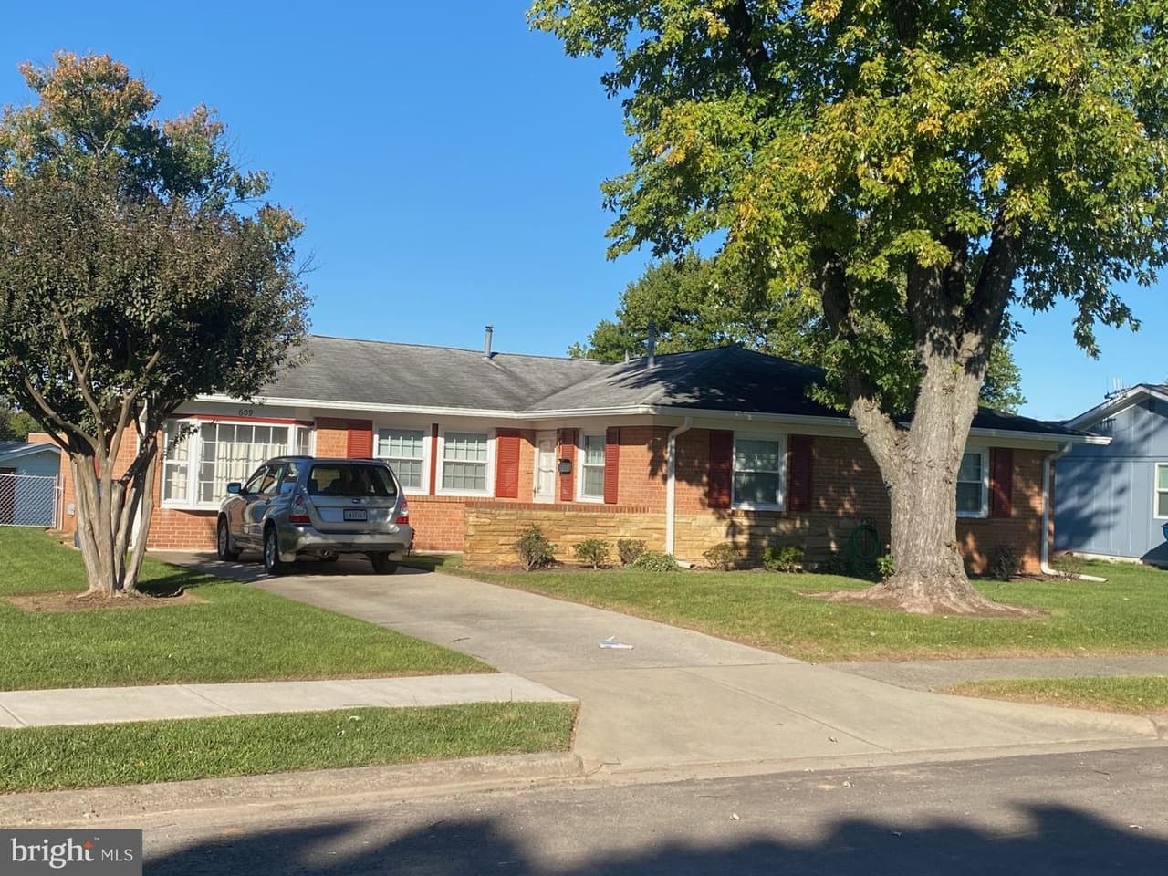 609 S Dogwood - Photo 1