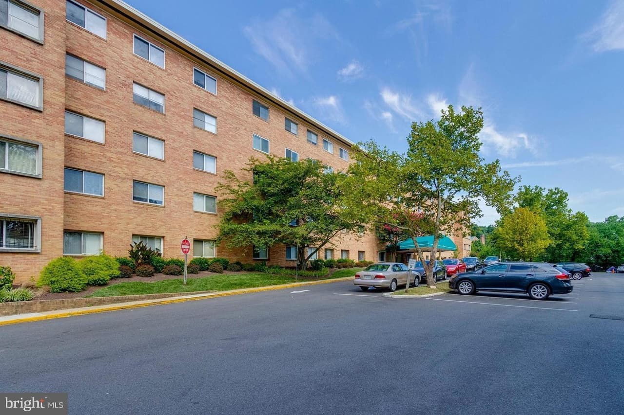 750 S Dickerson Unit#402 - Photo 1