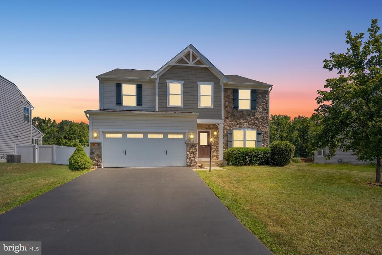 2411 Walthall - Photo 1