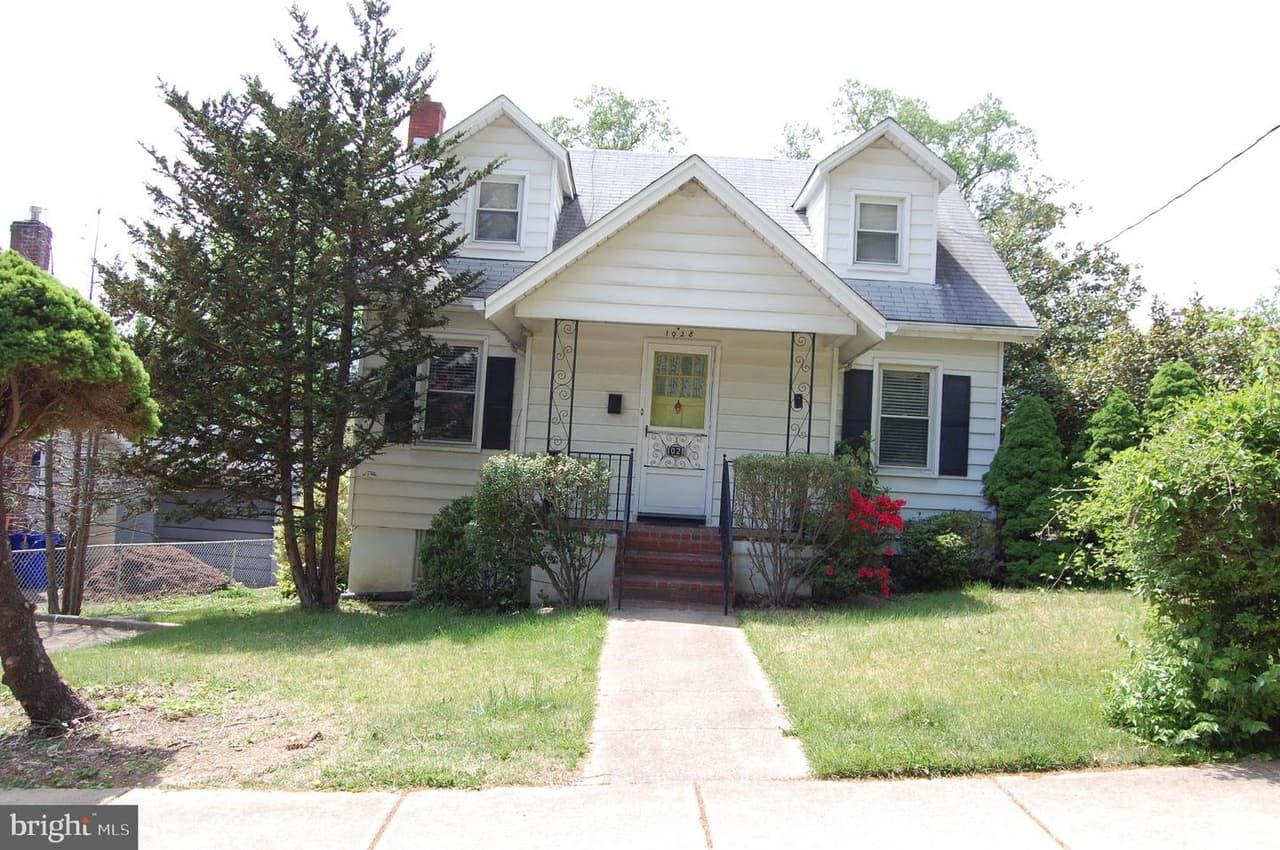 1028 N Frederick - Photo 1