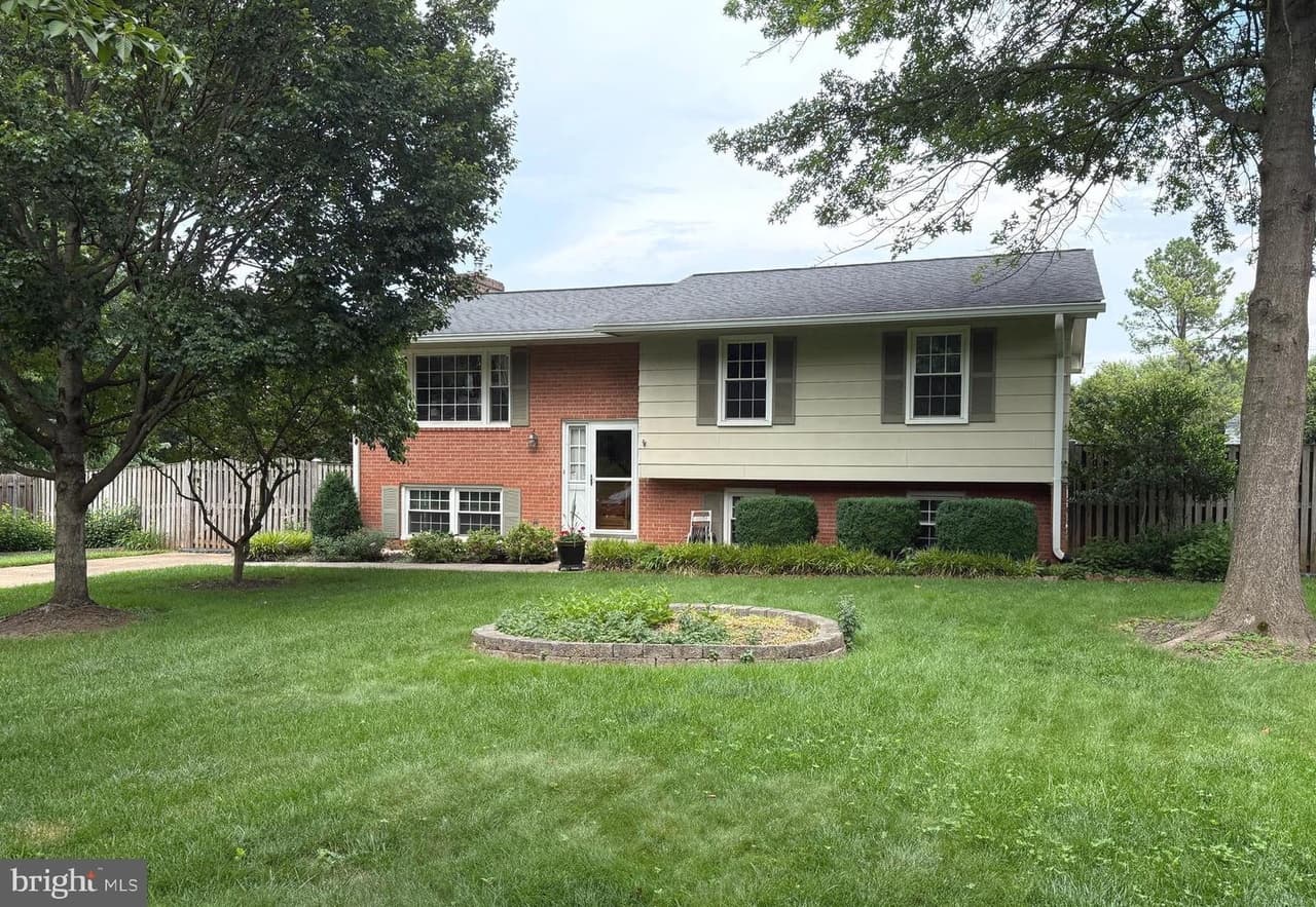 1010 Tuscarora - Photo 1